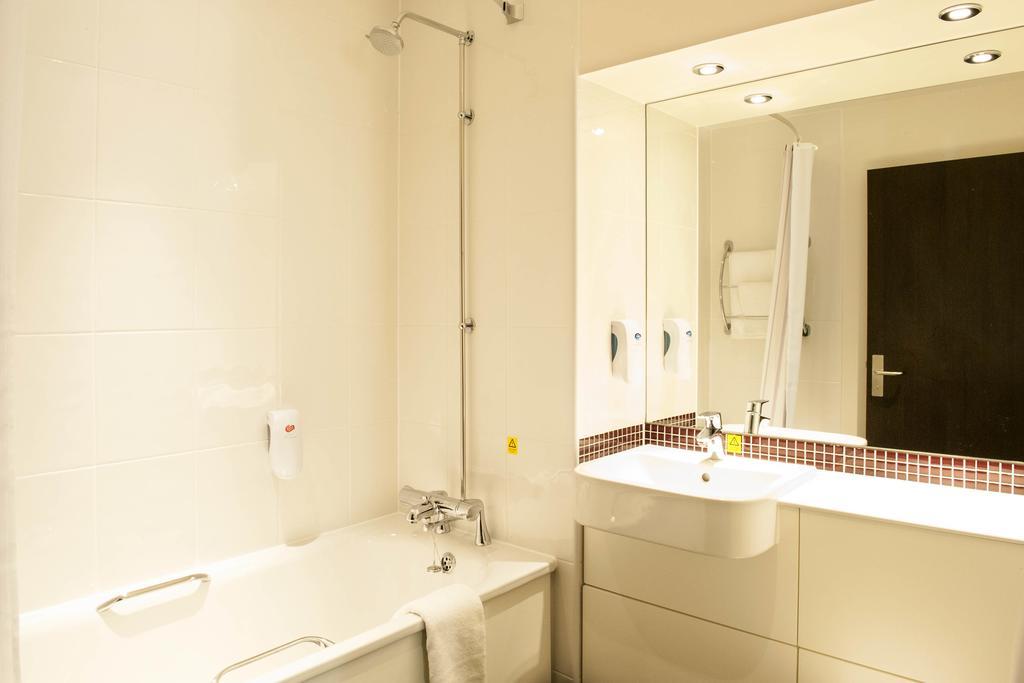 Premier Inn Dunfermline Zewnętrze zdjęcie